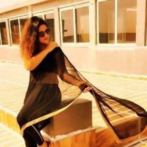 Meet your Posher, Mona